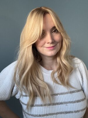 Volumateur capillaire Angèle en cheveux brésiliens naturels pour cheveux fins, clairsemés, ou alopécie androgénétique ou effluvium télogene.