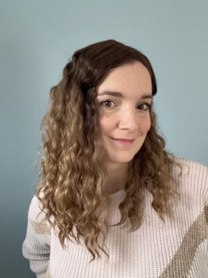 Volumateur capillaire en cheveux brésiliens naturels curly, Emilia.